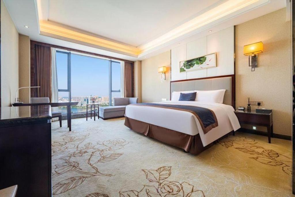 Eurasia Convention International Hotel Wuhan Exterior foto