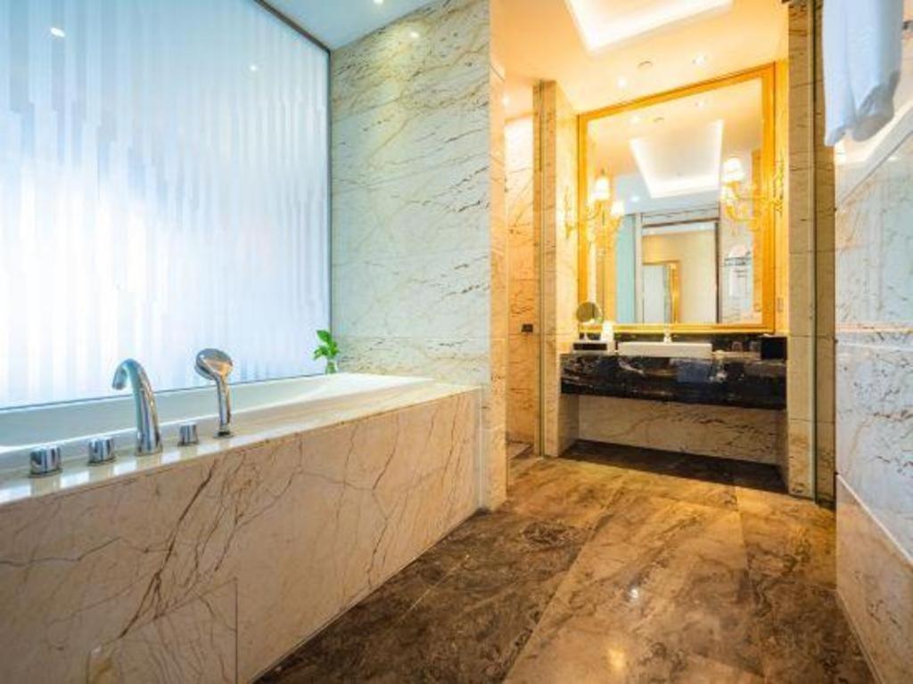 Eurasia Convention International Hotel Wuhan Exterior foto
